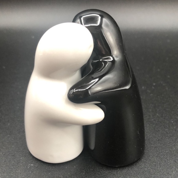 Hugging Ghost Salt and Pepper Shakers Home Trends Black and White - Picture 3 of 7